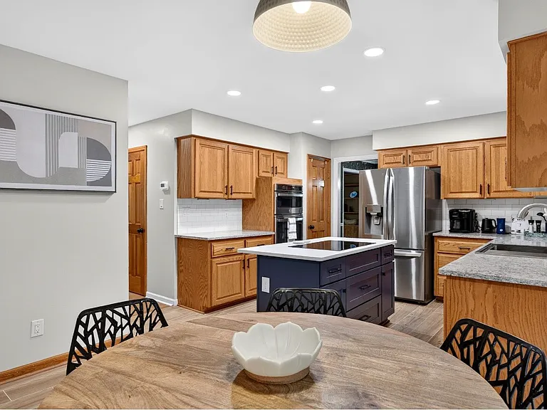 104 Exeter Ct — Photo 11