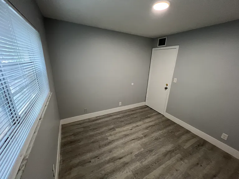 6840 Pembroke Rd — Photo 18