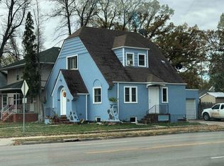 221 8th St NW, Minot, ND 58703