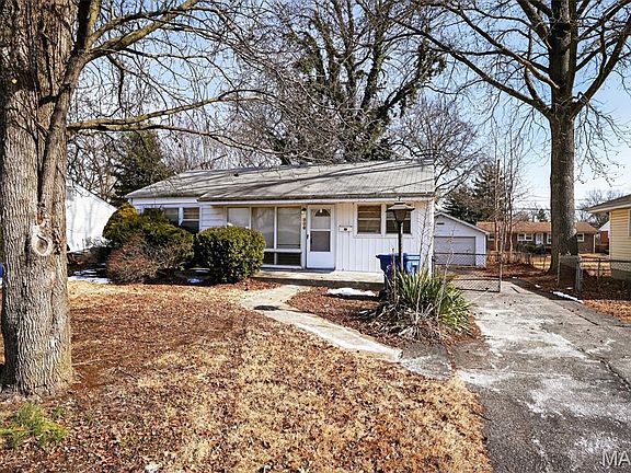 3rd image of 860 Saint Brendan Ln