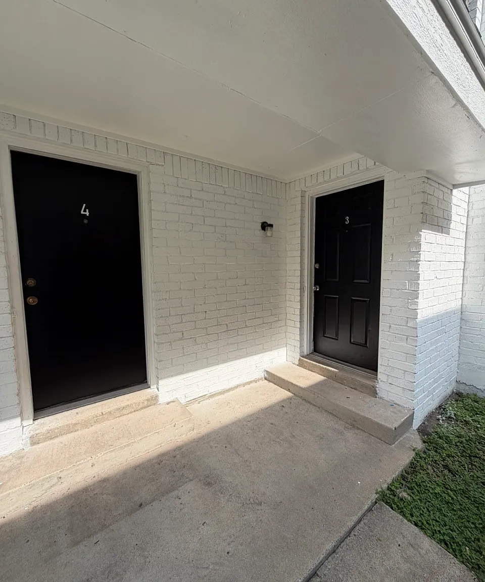 2701 Treasure Hills Blvd — Photo 2