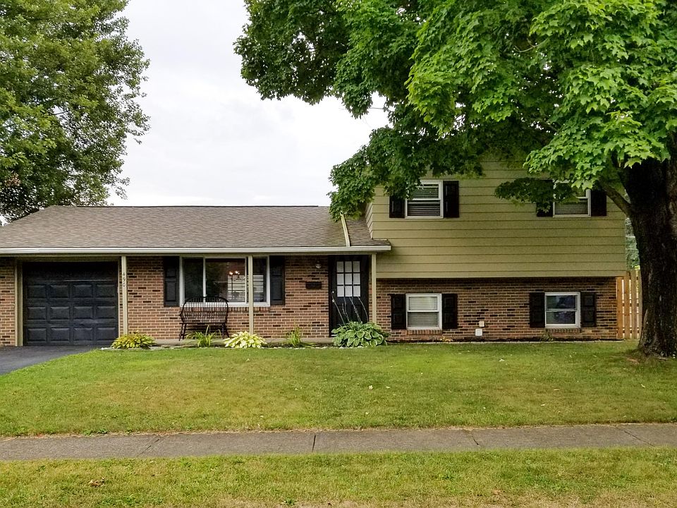 1st image of 490 Canterwood Ct