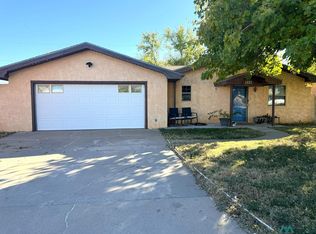 1112 Leo Dr, Portales, NM 88130