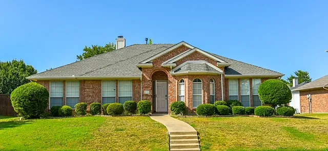 3719 Trailridge Dr — Photo 1