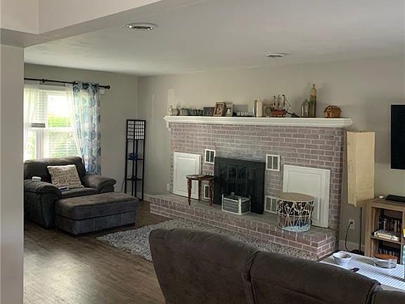 5th image of 200 Cortland Ln