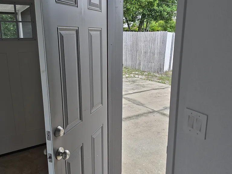 Side Door (to Driveway)