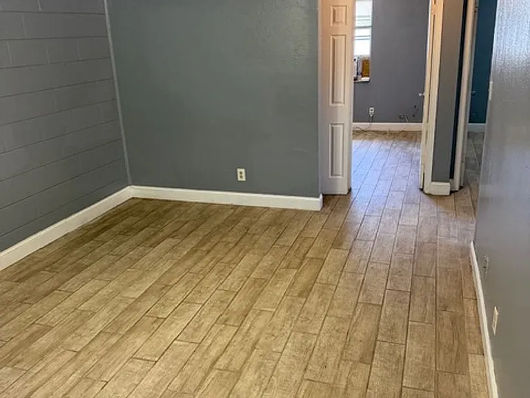 8105 N Klondyke St — Photo 1
