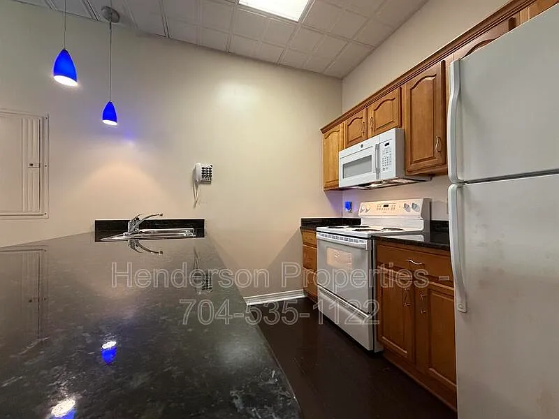 210 S Center St