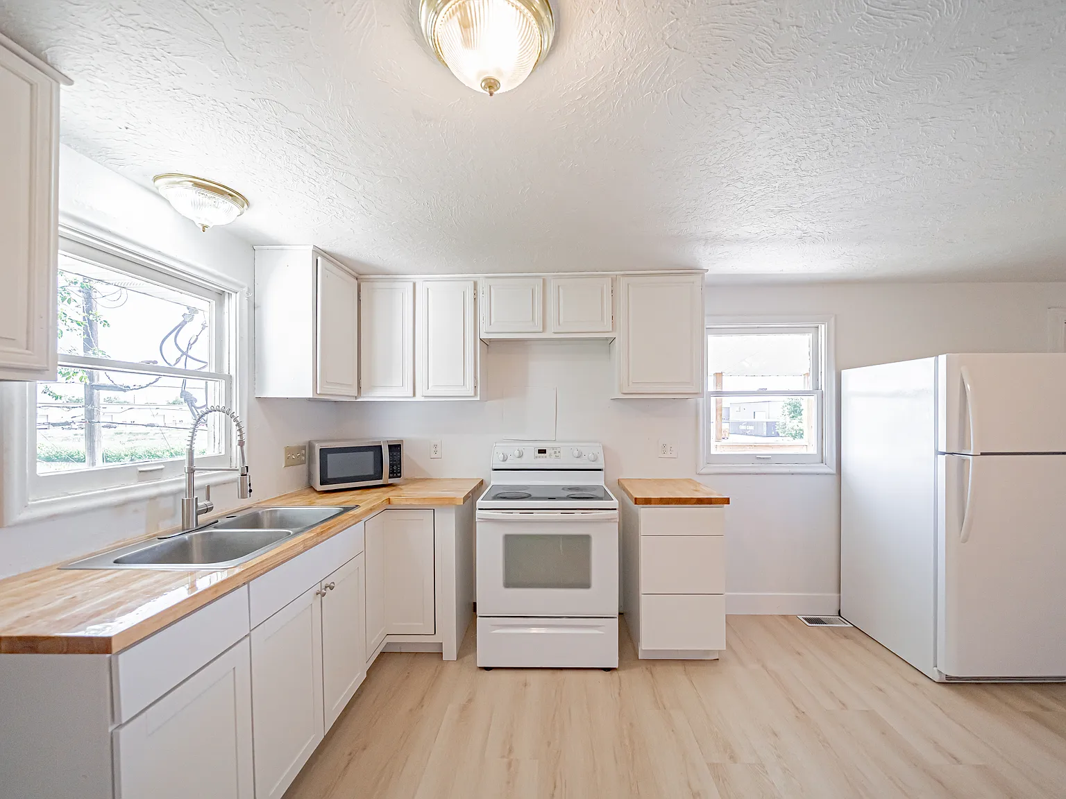 3 bed, 1200 sqft, $1,250 — Photo 1