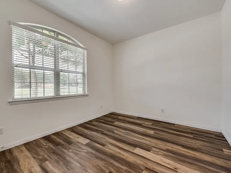 1930 Loma Alta Dr — Photo 13