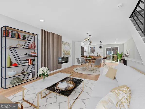 1812 Farrington Rd, Philadelphia, PA 19151