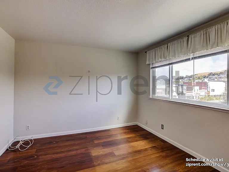3421 25th St #7 — Photo 5