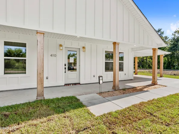 410 Wainwright St, Waveland, MS 39576