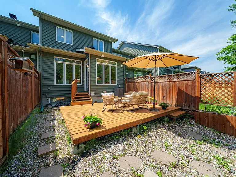 114 Hawkeswood Dr — Photo 44