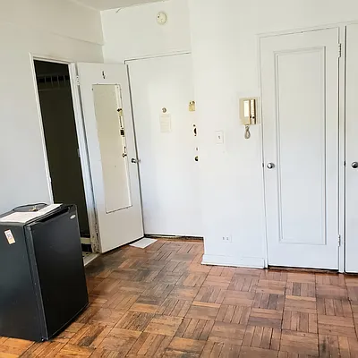 Rented by Douglas Elliman | media 4