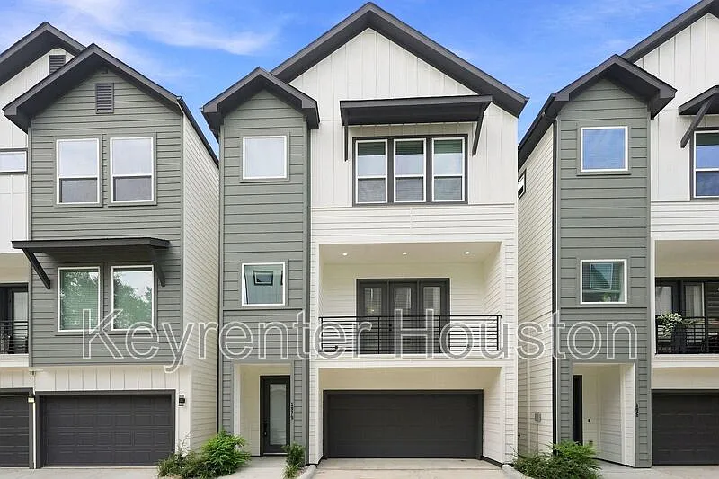 3 bed, 3.0 bath — Photo 1