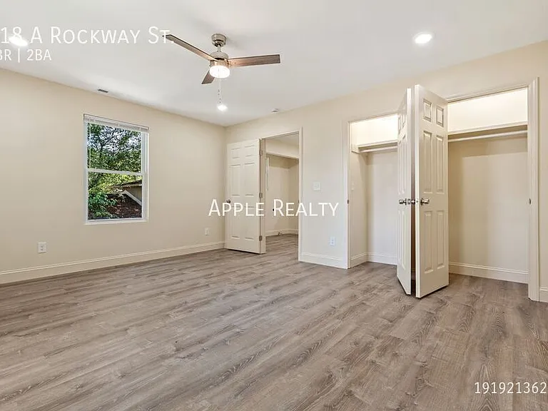 218 W Rockway St #A — Photo 13