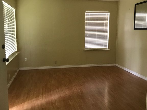 Front living room 