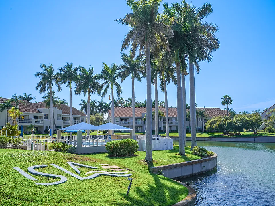 6100 Bahia Del Mar Cir #105
