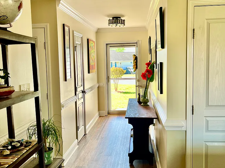 47 Ascott Cir — Photo 6