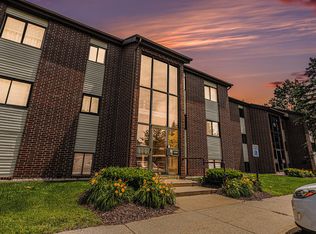 3358 Devonwood Hls NE APT B, Grand Rapids, MI 49525