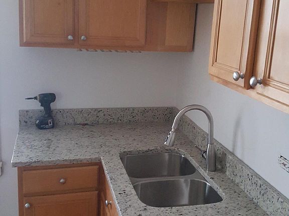 3rd image of 1215 N Washtenaw Ave #1F