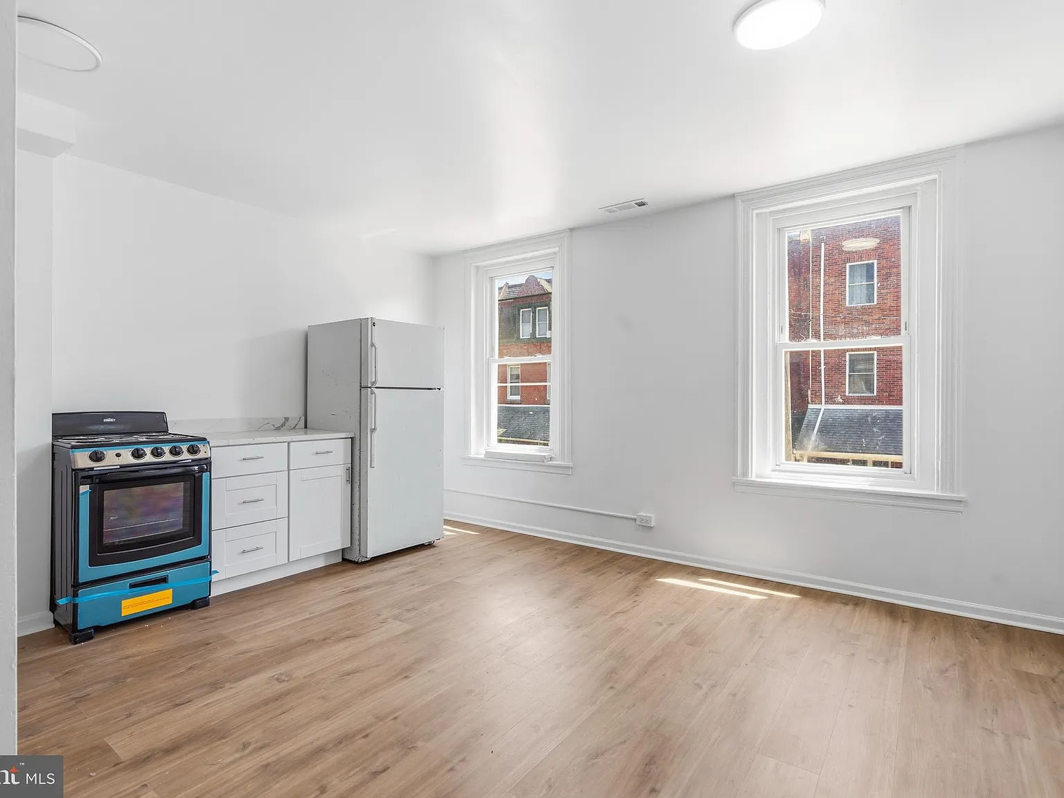 3 bed, 1200 sqft, $1,595 — Photo 4