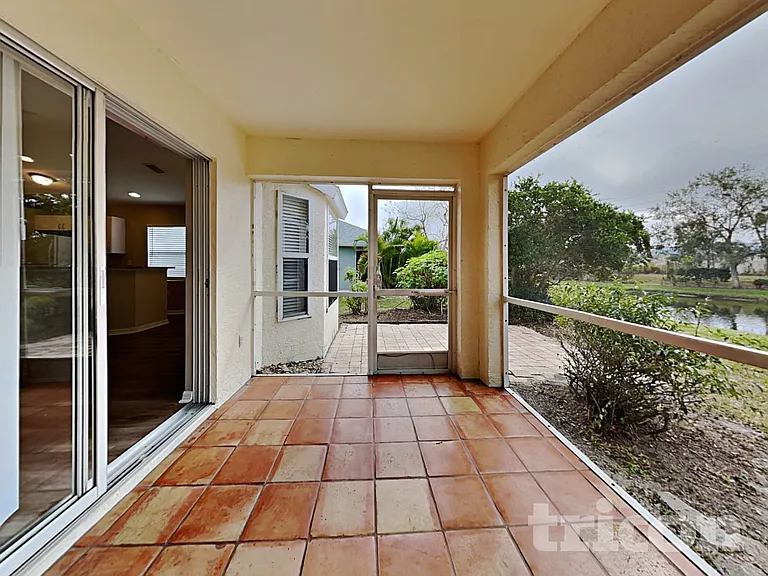 3124 58th Ter E — Photo 14