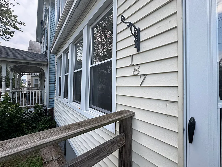 187 Wolcott St #1 — Photo 3