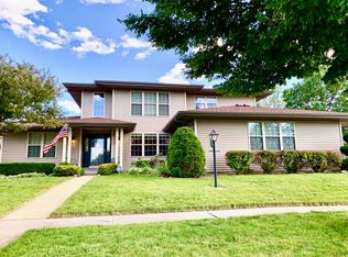 1801 Trails Dr, Urbana, IL 61802