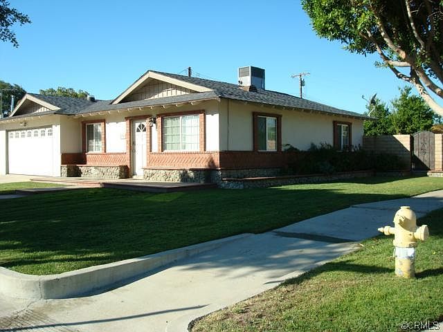 1st image of 1317 N Lake Ave