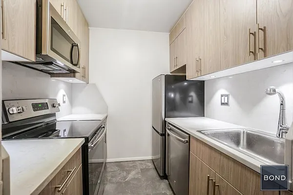 Rented by Bond New York | media 9