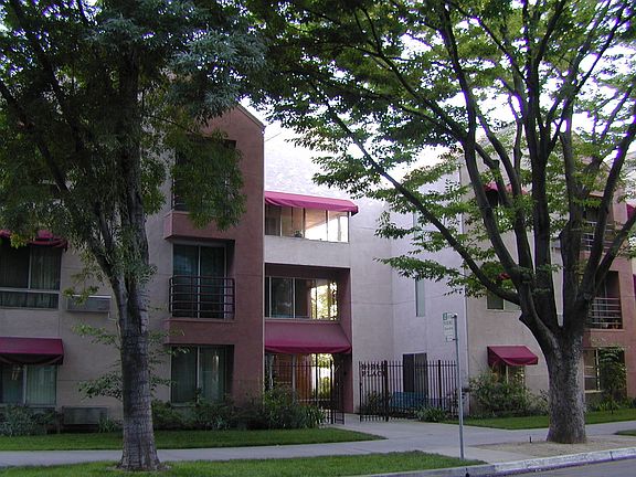 2nd image of 1421 15th St APT 101