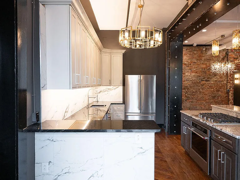 275 S Limestone St #140 — Photo 5
