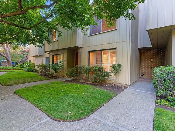 2nd image of 1310 Commons Dr