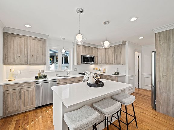 3rd image of 61 Gale St #A