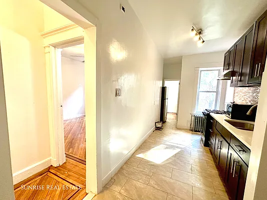 Rented by Sunrise Real Estate | media 10