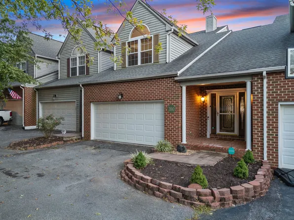 390 Gold Leaf Dr, Christiansburg, VA 24073