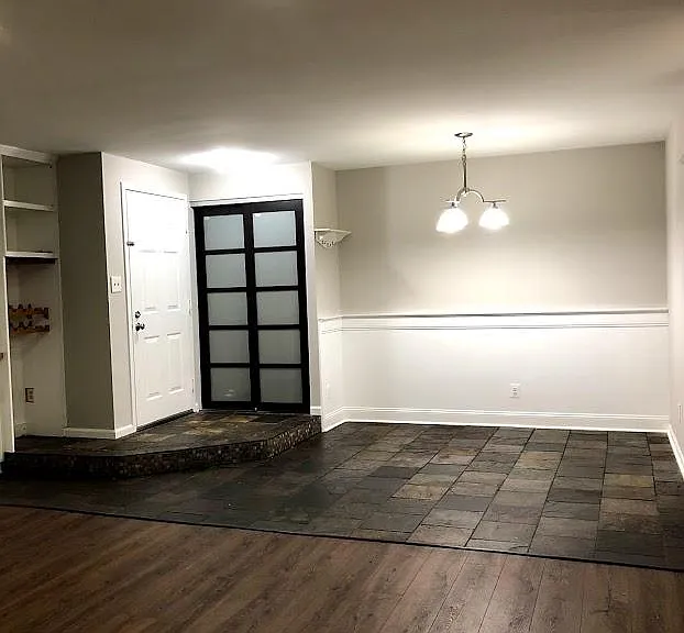 Foyer/Dining room