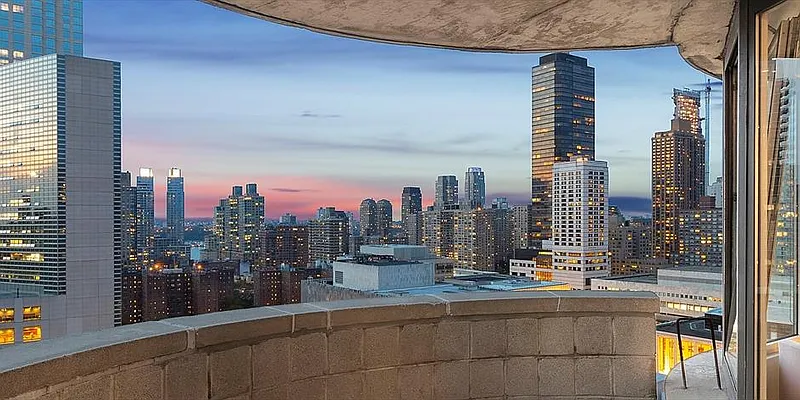 Sold by Corcoran | media 23