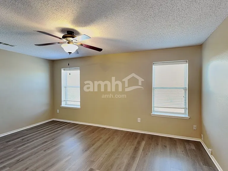 321 Quail Run Rd — Photo 8