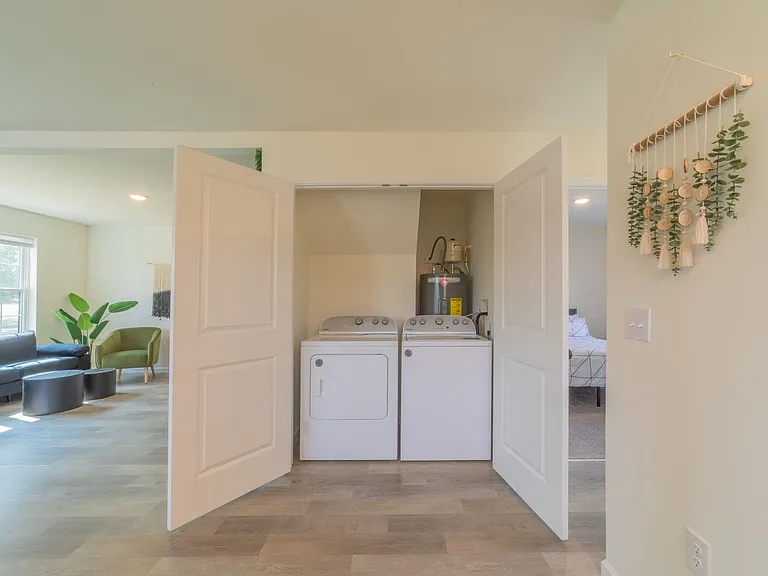 674 N Bedford St — Photo 10