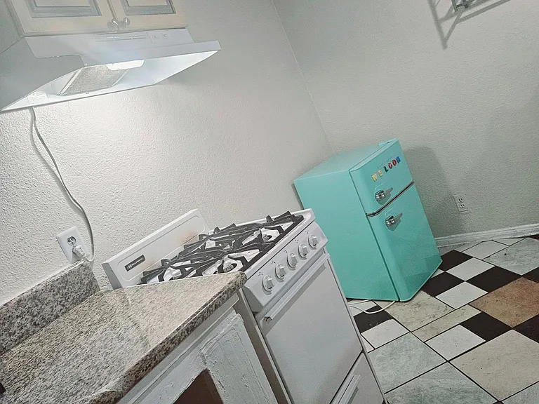 920 N Eleanor St #B — Photo 10