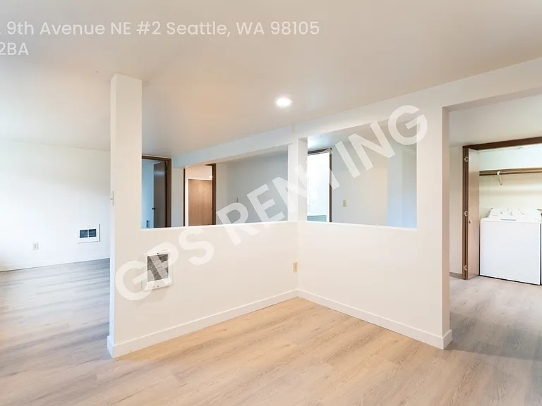 5302 9th Ave NE #2 — Photo 11