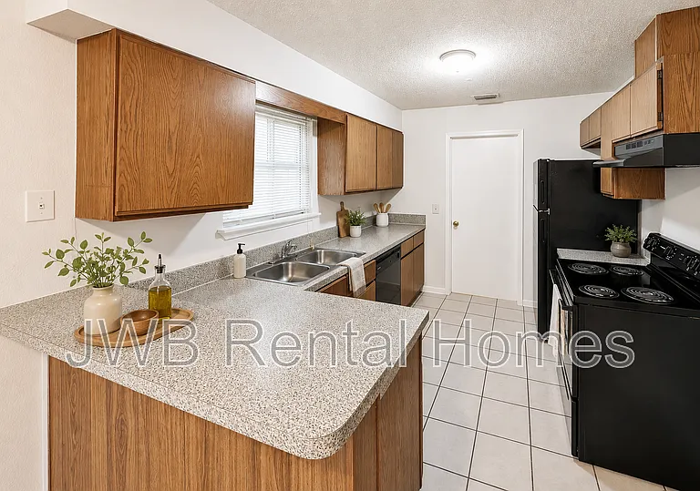 4442 Georgetown Dr — Photo 3