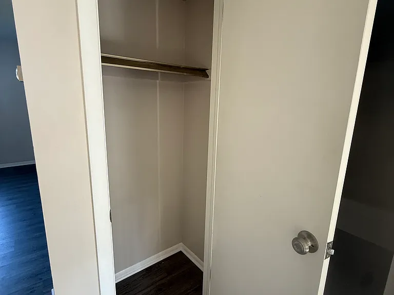 2265 Clinton St #4 — Photo 8