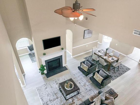 2nd image of 302 Fidgeway Ln