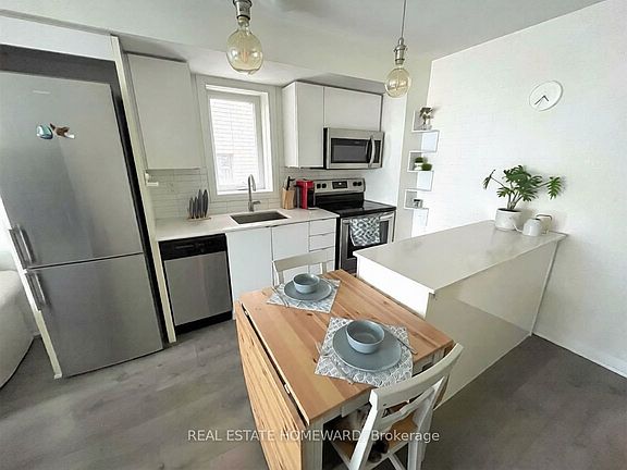 3rd image of 183 William Duncan Rd #2