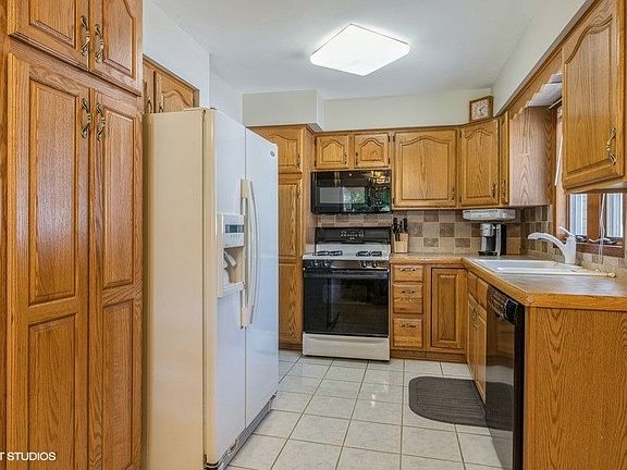 4th image of 1474 Phoenix Dr