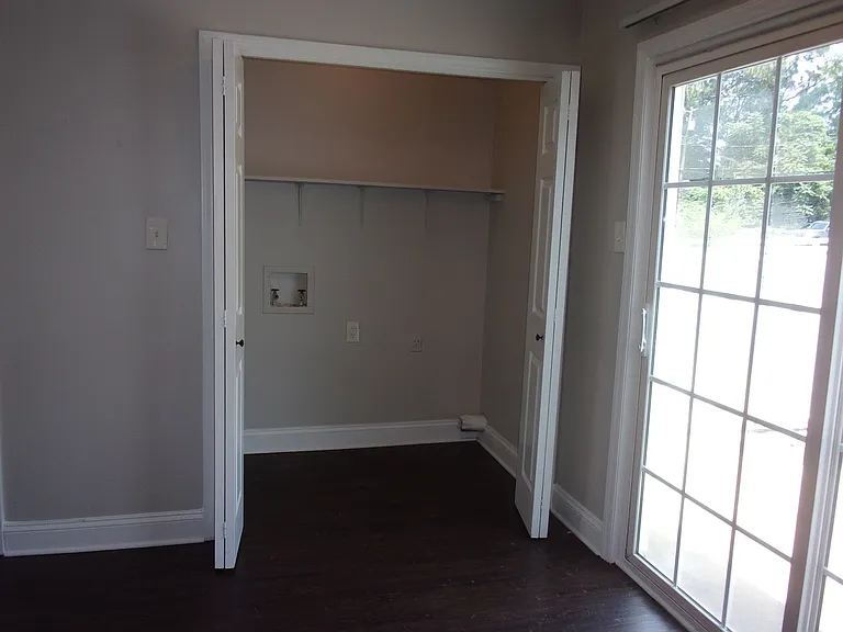408 Ebenezer Ave — Photo 22
